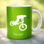 ספל תה \ קפה בעיצוב אישי עם השם שלך בעיצוב רוכב אופניים גודל הספל 325 מ"ל