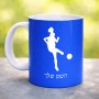 ספל תה \ קפה בעיצוב אישי עם השם שלך בעיצוב שחקנית כדורגל - אישה גודל הספל 325 מ"ל