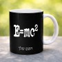 ספל תה \ קפה בעיצוב אישי עם השם שלך בעיצוב נוסחת אלברט איינשטיין גודל הספל 325 מ"ל