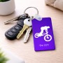 מחזיק מפתחות בצורת מלבן בעיצוב אישי עם השם שלך בעיצוב רוכב אופניים גודל המחזיק 6 × 4 ס"מ