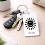 מחזיק מפתחות בצורת מלבן בעיצוב אישי עם השם שלך בעיצוב שמש גודל המחזיק 6 × 4 ס"מ