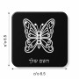 מגנט למקרר בעיצוב אישי עם השם שלך בעיצוב פרפר גודל המגנט 6.5 × 6.5 ס"מ