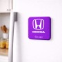מגנט למקרר בעיצוב אישי עם השם שלך בעיצוב הונדה 2 גודל המגנט 6.5 × 6.5 ס"מ