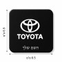 מגנט למקרר בעיצוב אישי עם השם שלך בעיצוב טויוטה גודל המגנט 6.5 × 6.5 ס"מ