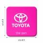 מגנט למקרר בעיצוב אישי עם השם שלך בעיצוב טויוטה גודל המגנט 6.5 × 6.5 ס"מ