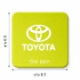 מגנט למקרר בעיצוב אישי עם השם שלך בעיצוב טויוטה גודל המגנט 6.5 × 6.5 ס"מ