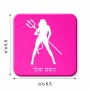 מגנט למקרר בעיצוב אישי עם השם שלך בעיצוב אישה שטן גודל המגנט 6.5 × 6.5 ס"מ