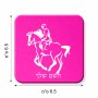 מגנט למקרר בעיצוב אישי עם השם שלך בעיצוב רוכב סוסים 2 גודל המגנט 6.5 × 6.5 ס"מ