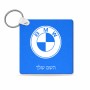 מחזיק מפתחות בצורת ריבוע בעיצוב אישי עם השם שלך בעיצוב ב.מ.וו גודל המחזיק 5 × 5 ס"מ