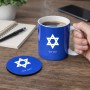 ספל תה \ קפה + תחתית עגולה בעיצוב אישי עם השם שלך בעיצוב מגן דוד - מגן דוד - ישראל גודל הספל 325 מ"ל קוטר התחתית 10 ס"מ