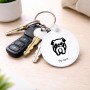 מחזיק מפתחות בצורת עיגול בעיצוב אישי עם השם שלך בעיצוב פרצוף בולדוג גודל המחזיק 5 × 5 ס"מ