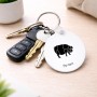 מחזיק מפתחות בצורת עיגול בעיצוב אישי עם השם שלך בעיצוב חזיר גודל המחזיק 5 × 5 ס"מ