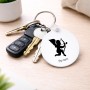 מחזיק מפתחות בצורת עיגול בעיצוב אישי עם השם שלך בעיצוב קופידון גודל המחזיק 5 × 5 ס"מ