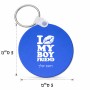 מחזיק מפתחות בצורת עיגול בעיצוב אישי עם השם שלך בעיצוב נשקי את חבר שלי גודל המחזיק 5 × 5 ס"מ