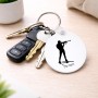 מחזיק מפתחות בצורת עיגול בעיצוב אישי עם השם שלך בעיצוב ביאתלון גודל המחזיק 5 × 5 ס"מ
