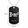 שרשרת דיסקיט מאלומיניום בעיצוב אישי עם השם שלך בעיצוב נוסחת אלברט איינשטיין גודל הדיסקיט 2.9 × 5 ס"מ