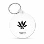 מחזיק מפתחות בצורת עיגול בעיצוב אישי עם השם שלך בעיצוב עלה מריחואנה - גראס גודל המחזיק 5 × 5 ס"מ