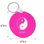 מחזיק מפתחות בצורת עיגול בעיצוב אישי עם השם שלך בעיצוב סמל יינג יאנג גודל המחזיק 5 × 5 ס"מ