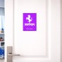 שלט אלומיניום קטן לחדר בעיצוב אישי עם השם שלך בעיצוב פרארי גודל השלט 15 × 20 ס"מ.