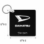 מחזיק מפתחות בצורת ריבוע בעיצוב אישי עם השם שלך בעיצוב דייהטסו גודל המחזיק 5 × 5 ס"מ