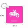 מחזיק מפתחות בצורת ריבוע בעיצוב אישי עם השם שלך בעיצוב הארלי-דיווידסון גודל המחזיק 5 × 5 ס"מ