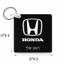 מחזיק מפתחות בצורת ריבוע בעיצוב אישי עם השם שלך בעיצוב הונדה 2 גודל המחזיק 5 × 5 ס"מ