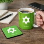 ספל תה \ קפה + תחתית מרובעת בעיצוב אישי עם השם שלך בעיצוב מגן דוד - מגן דוד - ישראל גודל הספל 325 מ"ל גודל התחתית 9 × 9 ס"מ