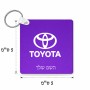 מחזיק מפתחות בצורת ריבוע בעיצוב אישי עם השם שלך בעיצוב טויוטה גודל המחזיק 5 × 5 ס"מ