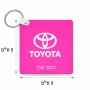 מחזיק מפתחות בצורת ריבוע בעיצוב אישי עם השם שלך בעיצוב טויוטה גודל המחזיק 5 × 5 ס"מ