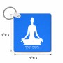 מחזיק מפתחות בצורת ריבוע בעיצוב אישי עם השם שלך בעיצוב אימון יוגה גודל המחזיק 5 × 5 ס"מ