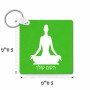 מחזיק מפתחות בצורת ריבוע בעיצוב אישי עם השם שלך בעיצוב אימון יוגה גודל המחזיק 5 × 5 ס"מ