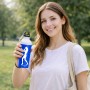בקבוק מים ספורטיבי 500 מ"ל בעיצוב אישי עם השם שלך בעיצוב אישה מגוננת גודל 19 × 7 ס"מ