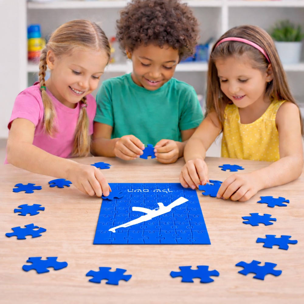 פאזל 80 חלקים בעיצוב אישי עם השם שלך בעיצוב אק 47 מידות הארנק 14 × 20 ס"מ