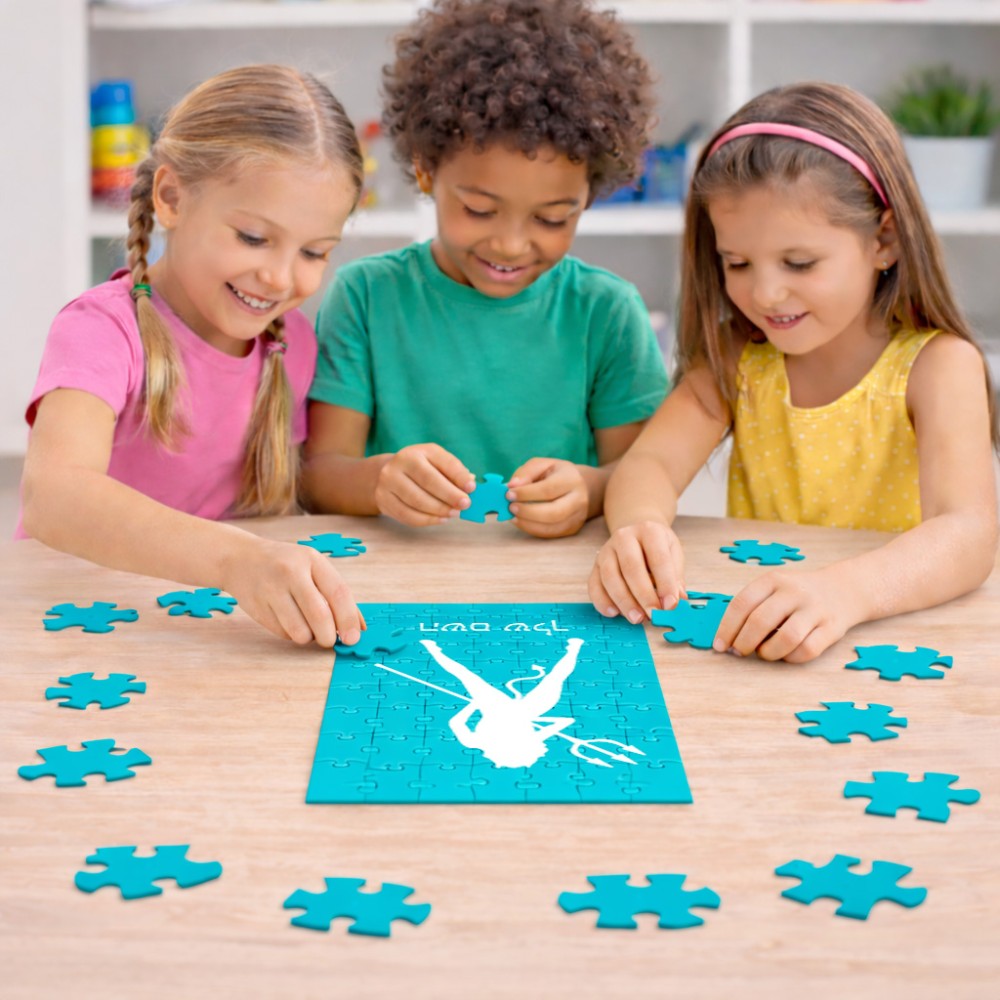 פאזל 80 חלקים בעיצוב אישי עם השם שלך בעיצוב אישה שטן מידות הארנק 14 × 20 ס"מ