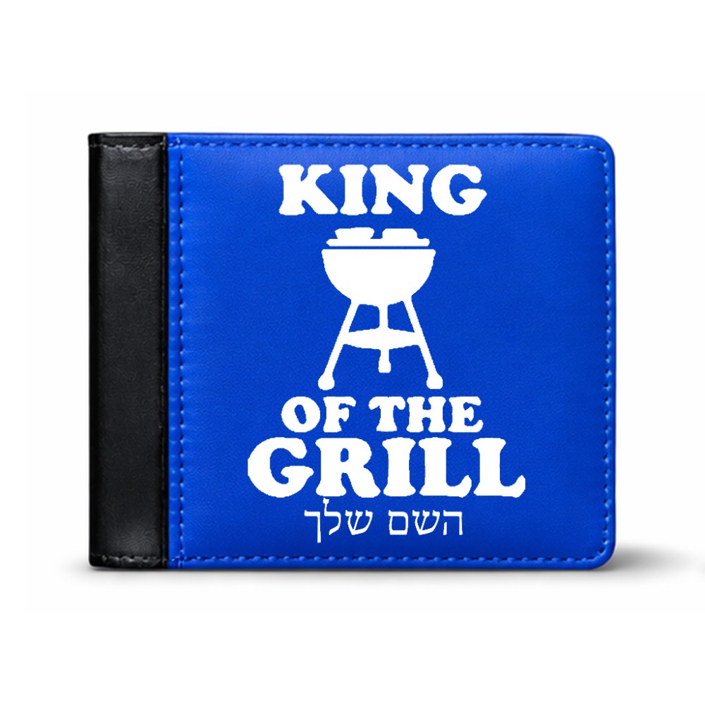 ארנק עור שחור בעיצוב אישי עם השם שלך בעיצוב מלך הגריל מידות הארנק 9.5 × 11 ס"מ