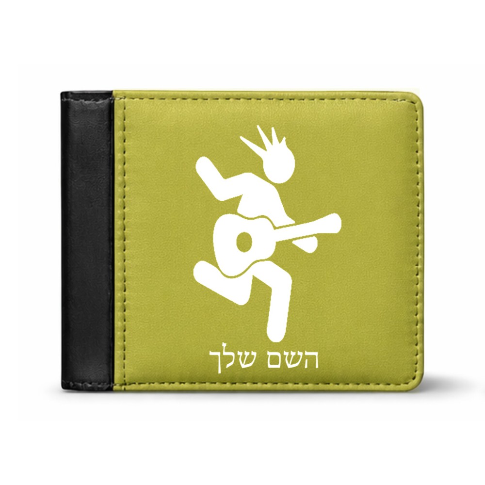 ארנק עור שחור בעיצוב אישי עם השם שלך בעיצוב נגן גיטרה מידות הארנק 9.5 × 11 ס"מ