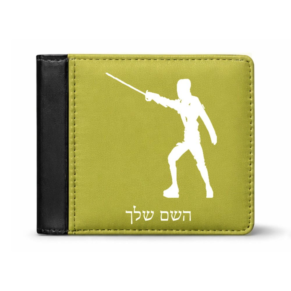 ארנק עור שחור בעיצוב אישי עם השם שלך בעיצוב לוחם סייף מידות הארנק 9.5 × 11 ס"מ