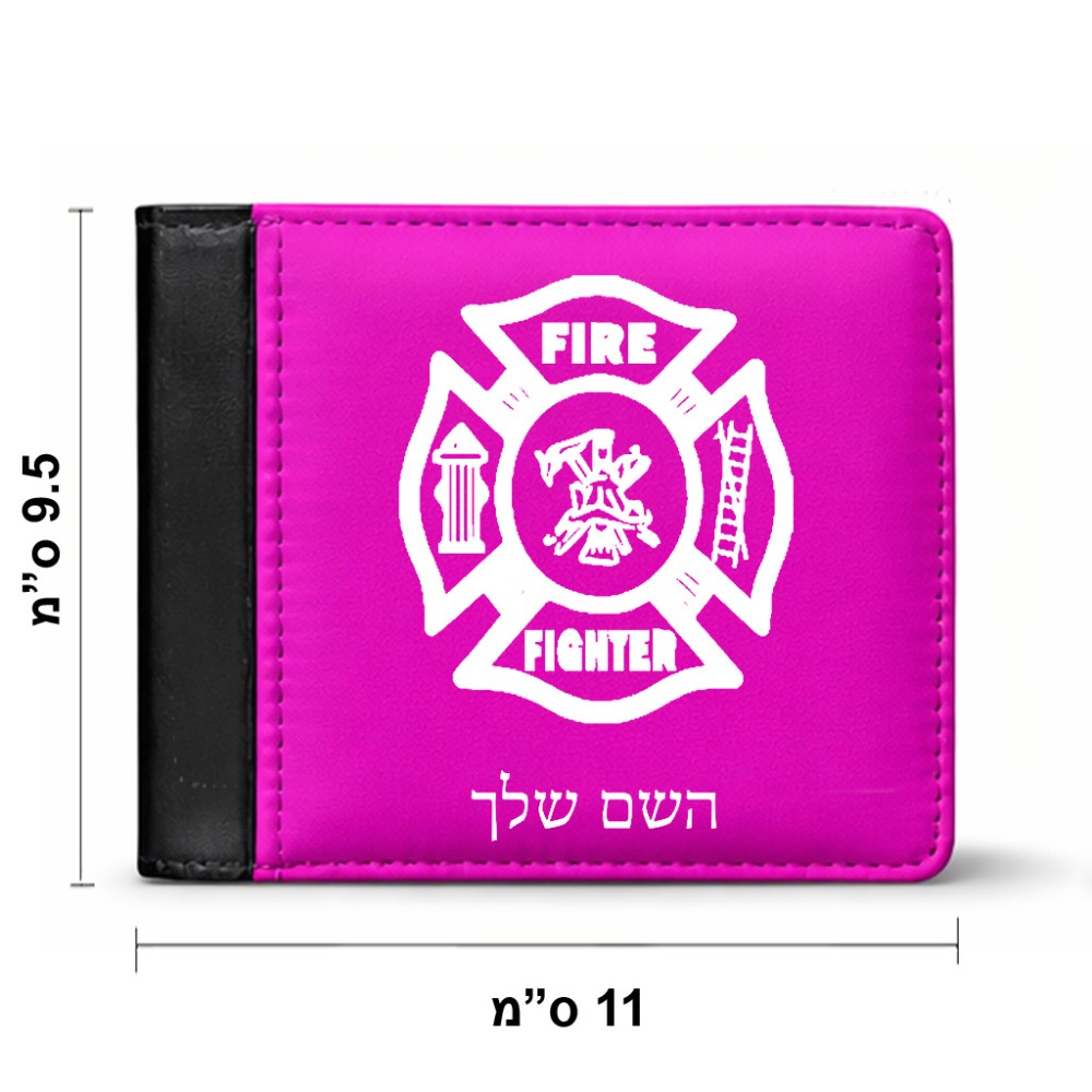 ארנק עור שחור בעיצוב אישי עם השם שלך בעיצוב כבאי - תגית מידות הארנק 9.5 × 11 ס"מ