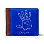 ארנק עור חום בעיצוב אישי עם השם שלך בעיצוב יד מידות הארנק 9.5 × 11 ס"מ