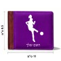 ארנק עור חום בעיצוב אישי עם השם שלך בעיצוב שחקנית כדורגל - אישה מידות הארנק 9.5 × 11 ס"מ