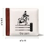 ארנק עור חום בעיצוב אישי עם השם שלך בעיצוב רוכב סוסים מידות הארנק 9.5 × 11 ס"מ