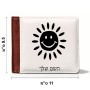 ארנק עור חום בעיצוב אישי עם השם שלך בעיצוב שמש מידות הארנק 9.5 × 11 ס"מ