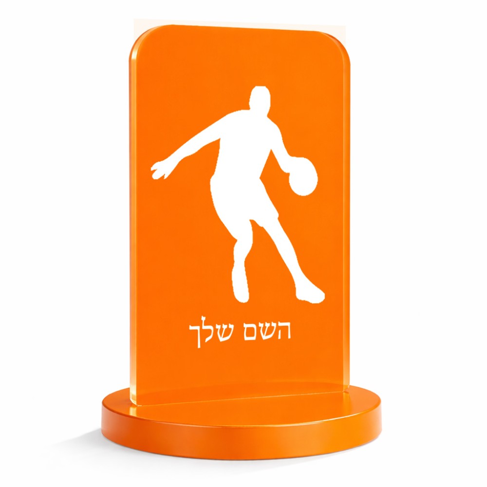 סטנד תמונה מעוצב בעיצוב אישי עם השם שלך בעיצוב שחקן כדורסל גודל 6 × 10 ס"מ