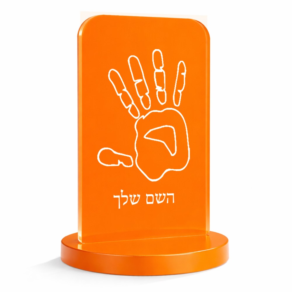 סטנד תמונה מעוצב בעיצוב אישי עם השם שלך בעיצוב יד גודל 6 × 10 ס"מ