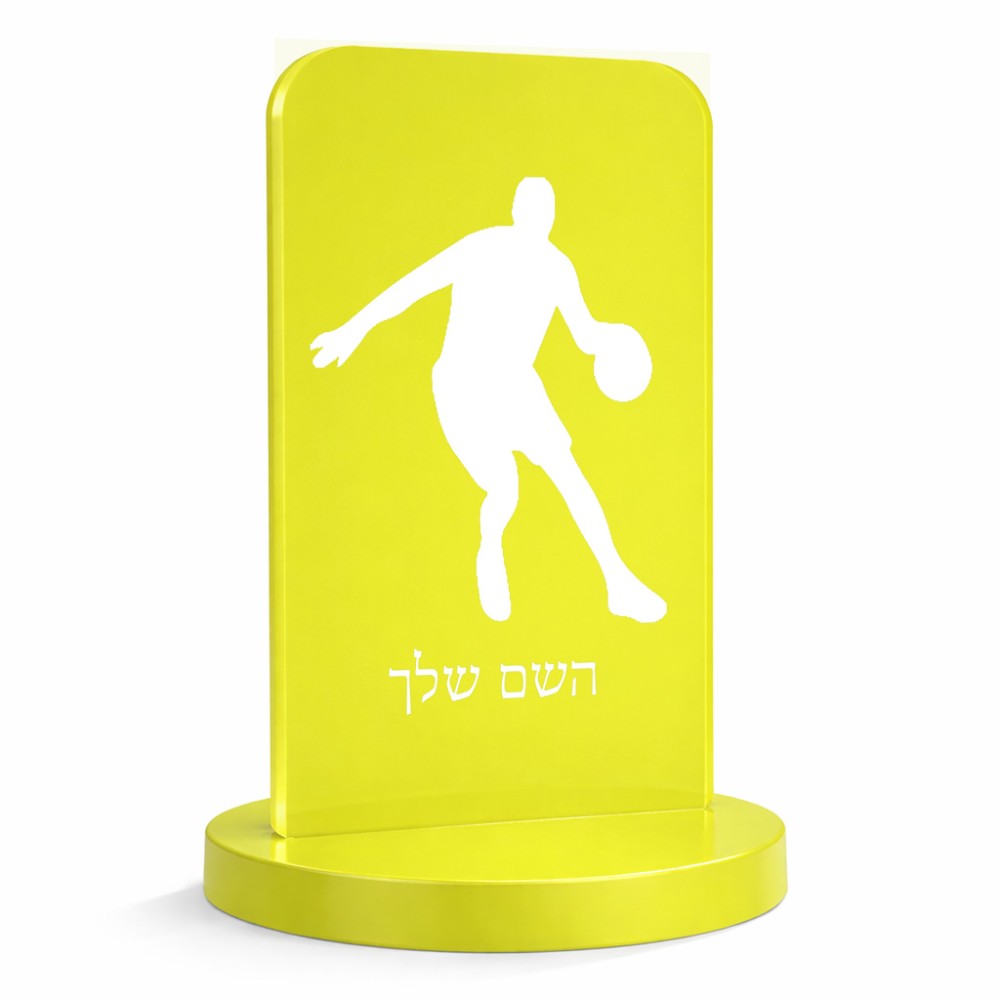 סטנד תמונה מעוצב בעיצוב אישי עם השם שלך בעיצוב שחקן כדורסל גודל 6 × 10 ס"מ