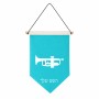 דגל לתליה על קיר בעיצוב אישי עם השם שלך בעיצוב חצוצרה גודל 30 × 19.5 ס"מ