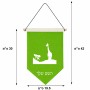 דגל לתליה על קיר בעיצוב אישי עם השם שלך בעיצוב ג'ירפה באפריקה גודל 30 × 19.5 ס"מ