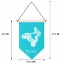 דגל לתליה על קיר בעיצוב אישי עם השם שלך בעיצוב רוכב טרקטורונים גודל 30 × 19.5 ס"מ