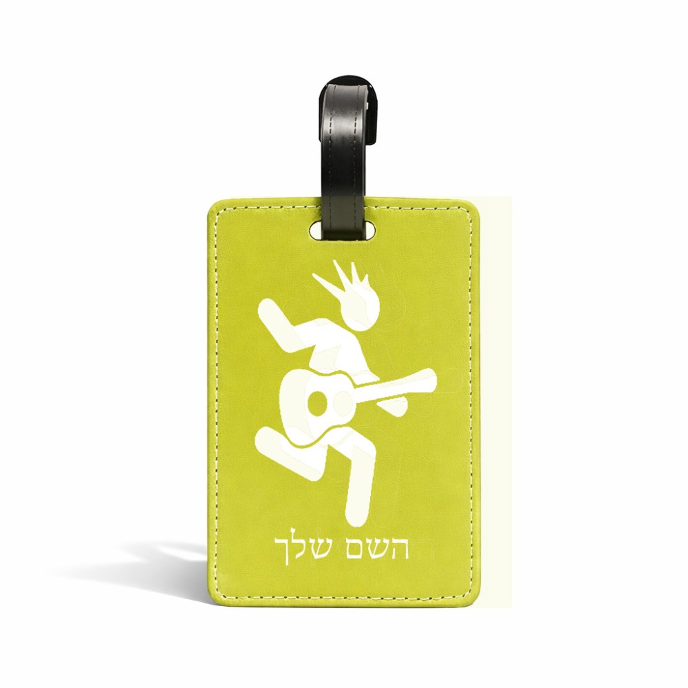 תווית לסימון מזוודה \ תיק בעיצוב אישי עם השם שלך בעיצוב נגן גיטרה גודל 10.3 × 7 ס"מ