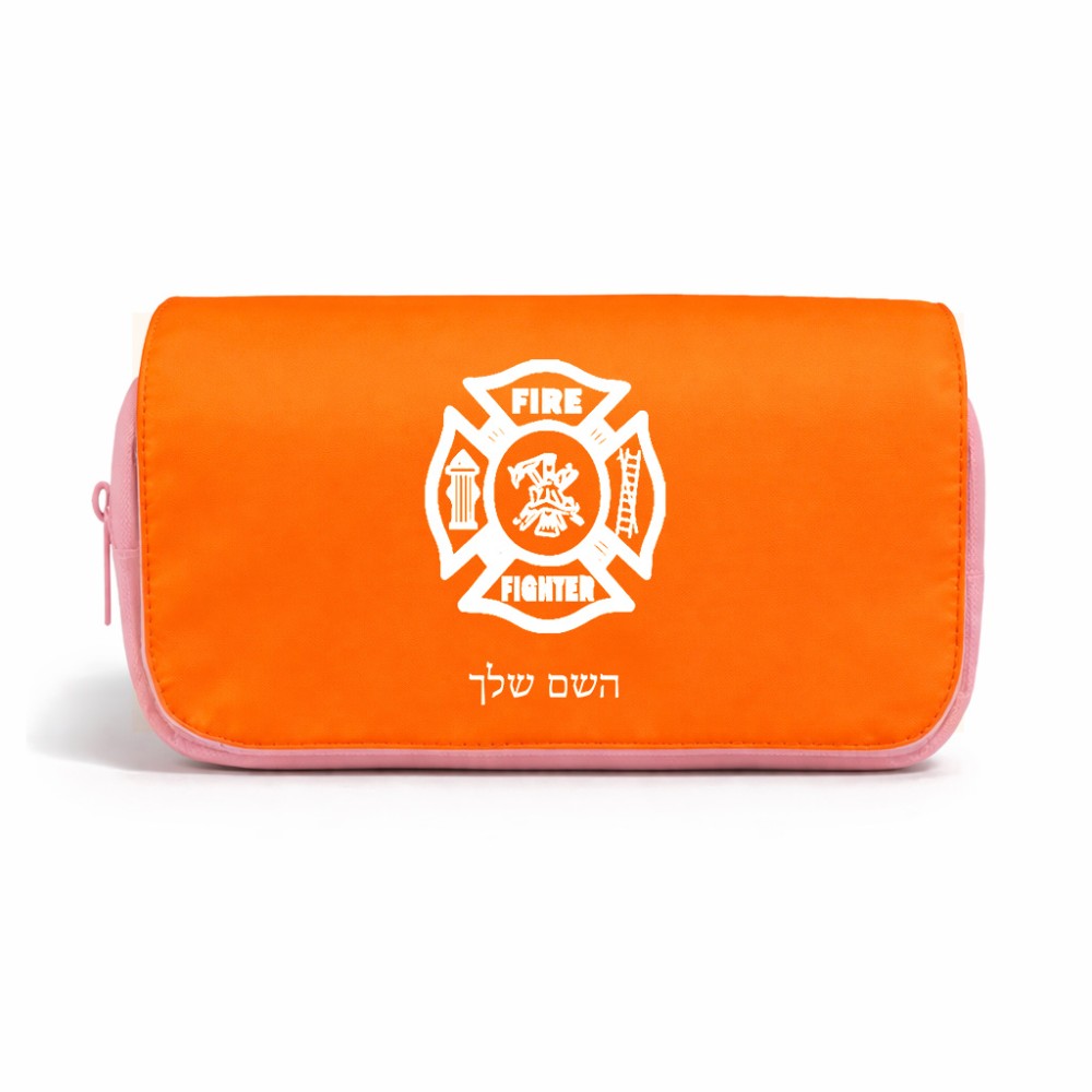 תיק איפור  בעיצוב אישי עם השם שלך בעיצוב כבאי - תגית גודל 11 × 22 × 10 ס"מ